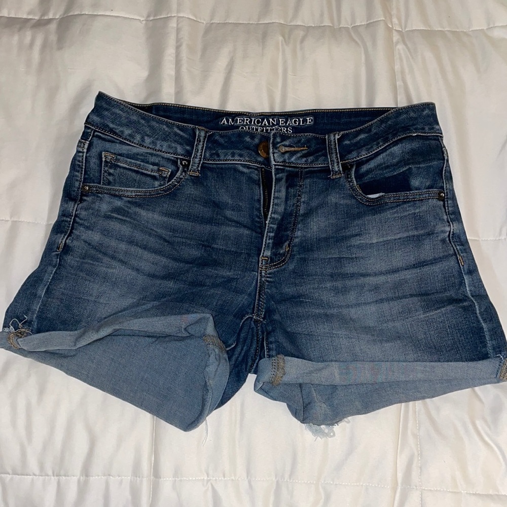 American Eagle Midi shorts